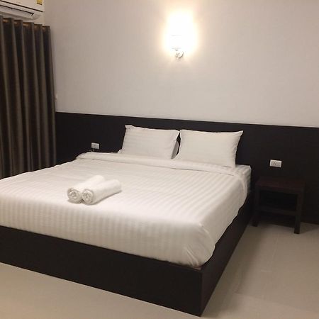 Ud House Aparthotel Удон Тани Екстериор снимка